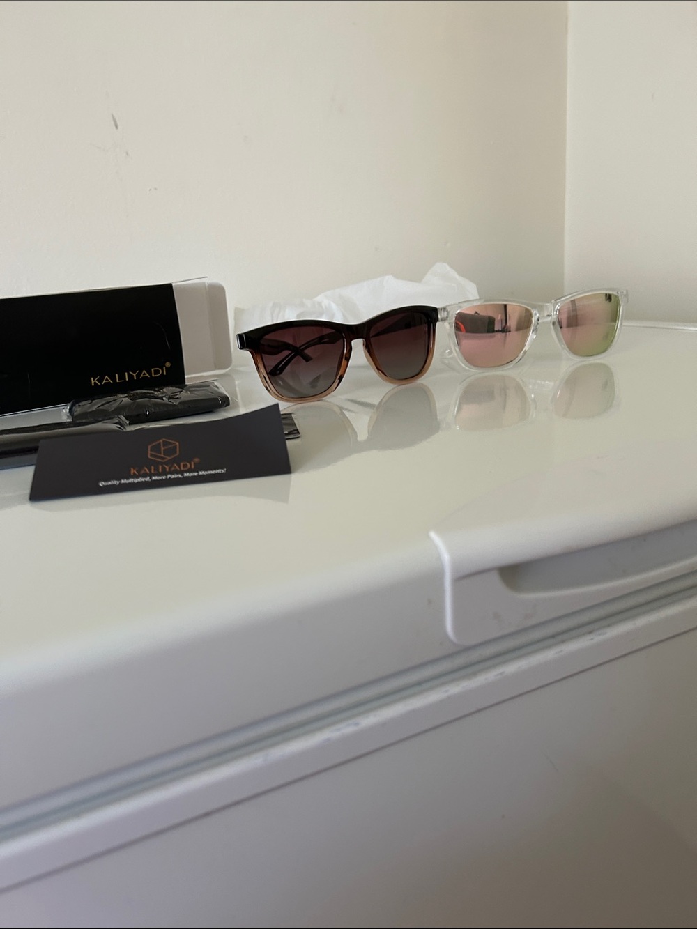 Kaliyadi Women's Brown Gradient Cat-Eye Sunglasses